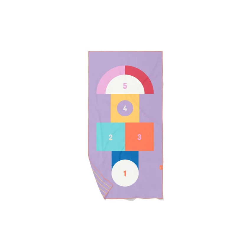Towel M_Hopscotch (1) QUUT IGRALNA BRISAČA M 140×70 HOPSCOTCH