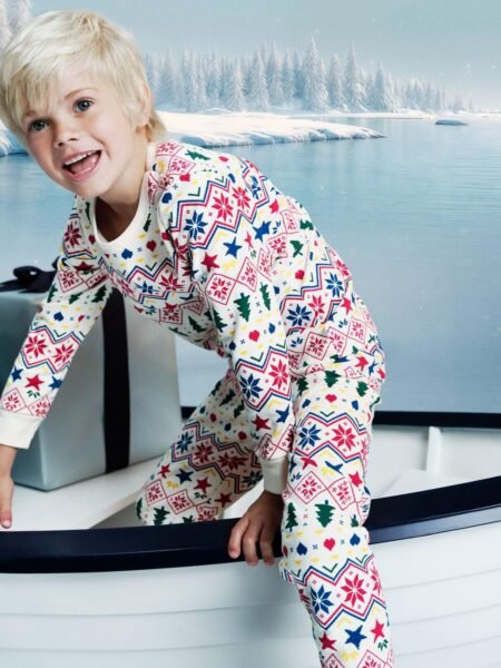 TOPLA PIŽAMA Z BOŽIČNIM VZORCEM