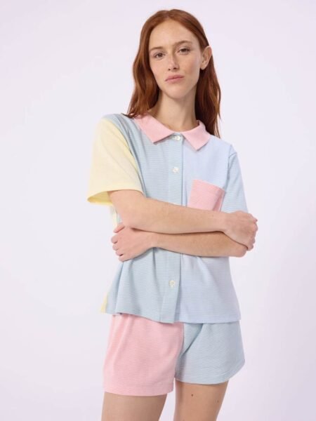 PIŽAMA Z GUMBI ČRTE MIX